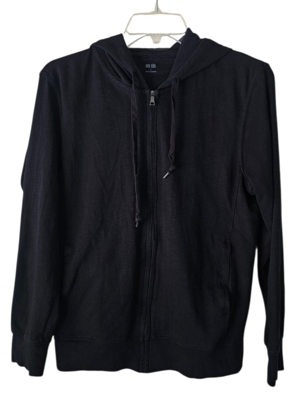 Uniqlo Men’s Black Zip-Up Hoodie Sweater